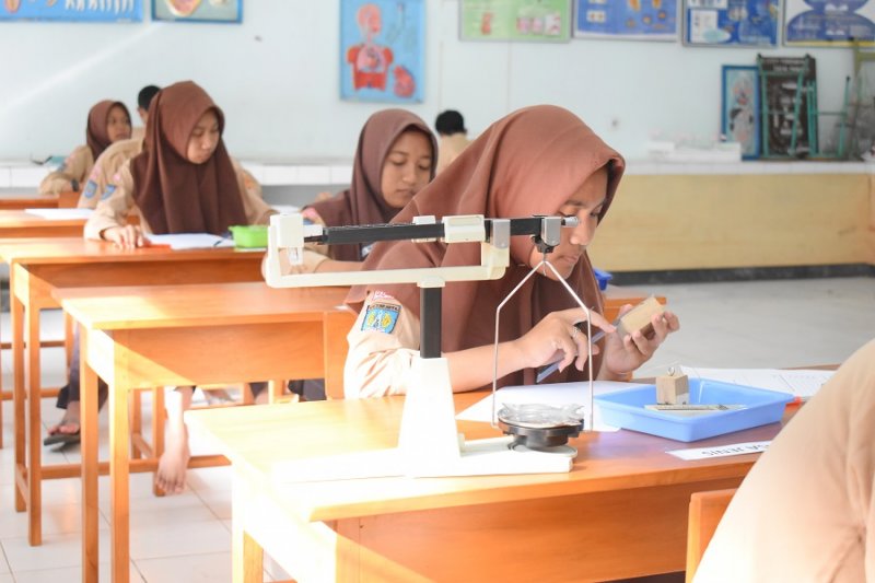 buku teori dan praktek pendidikan