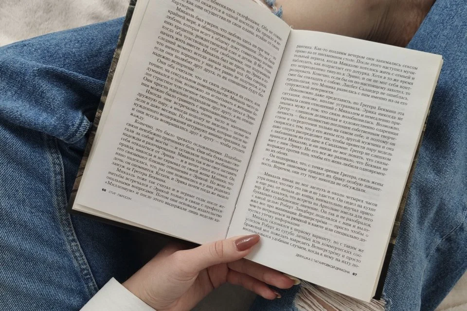 contoh review novel